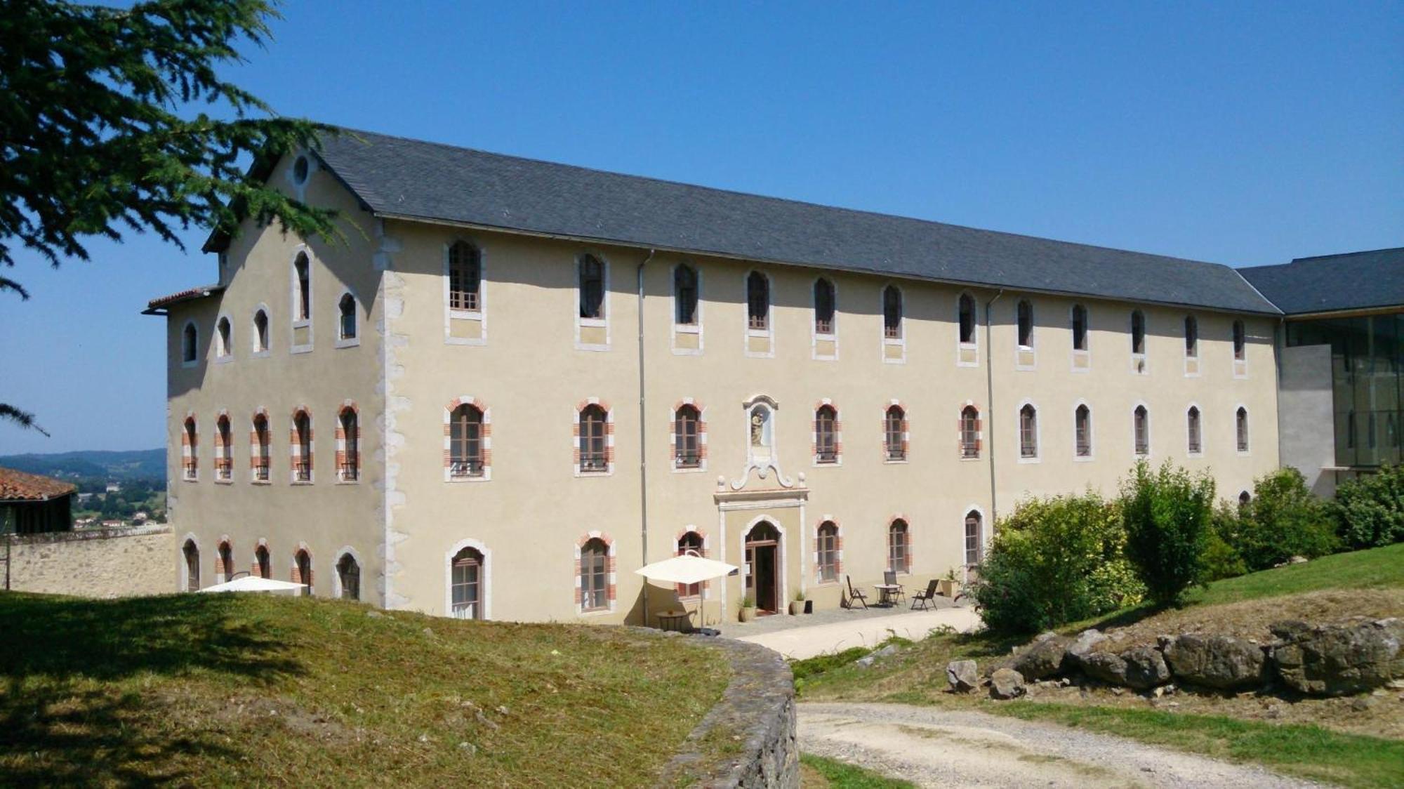 Terres De France - Domaine Du Palais Aparthotel Saint-Lizier ภายนอก รูปภาพ